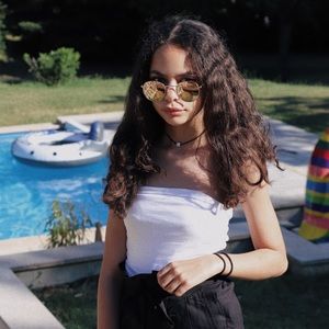 Meet your Posher, Mia